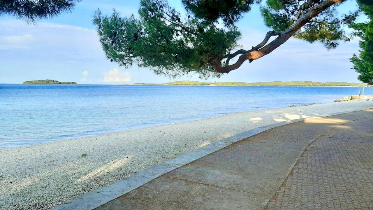Apartman Dino Фажана Экстерьер фото